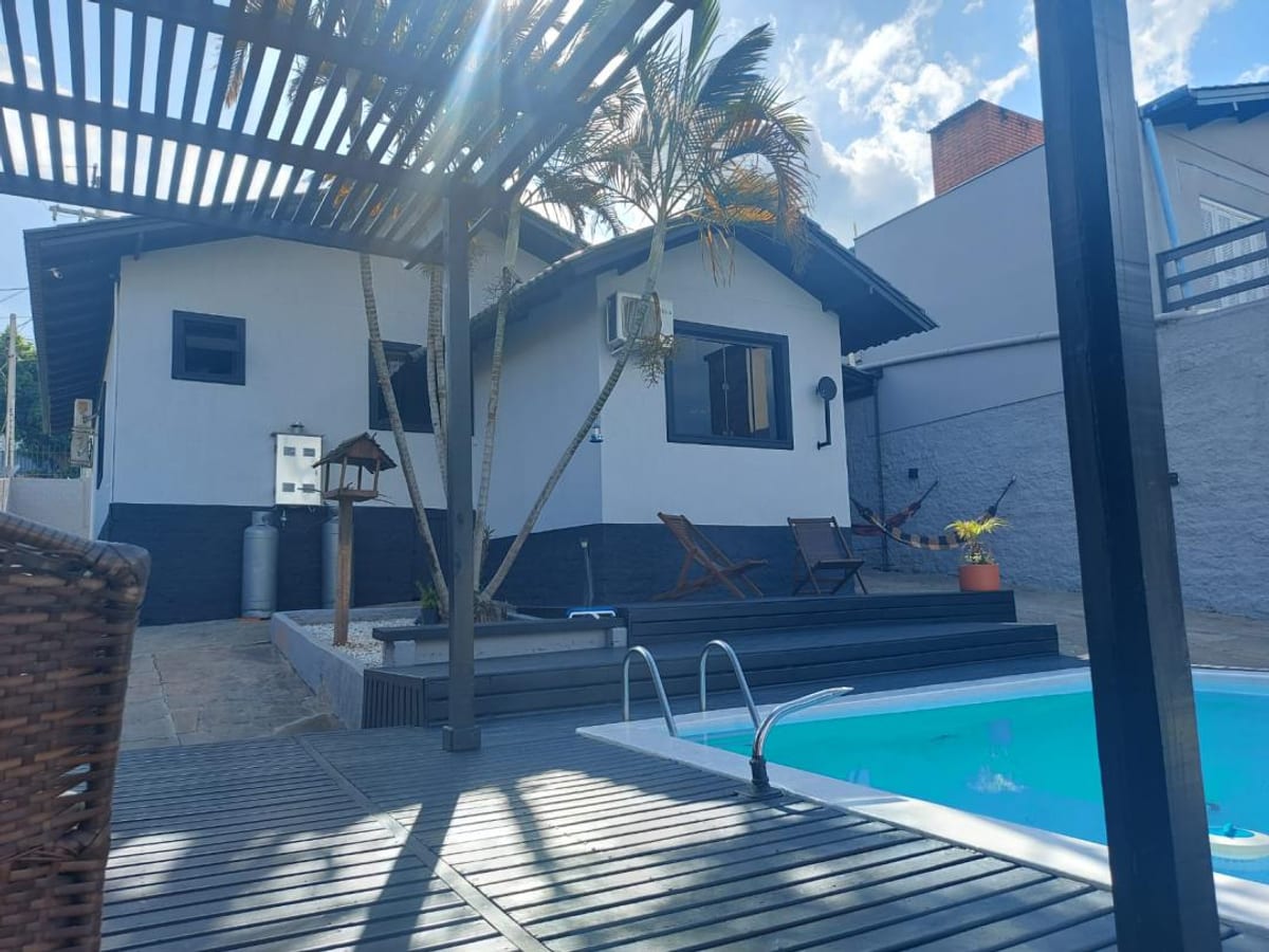 Casa à venda em Novo Hamburgo, Bairro Ideal, com Salão de Festas e Churrasqueira