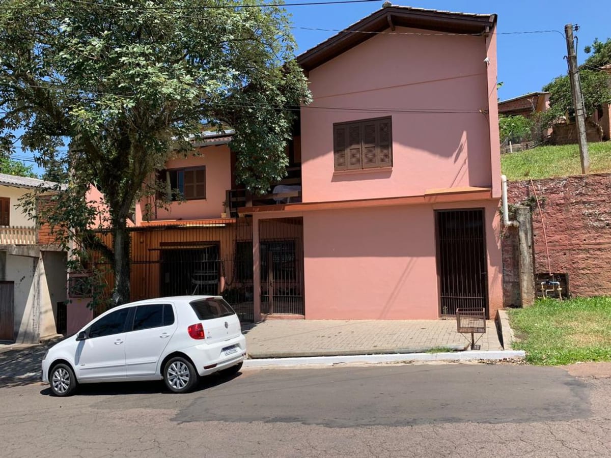 Casa à venda em Novo Hamburgo, Bairro Liberdade - Churrasqueira, Aquecimento a Gás